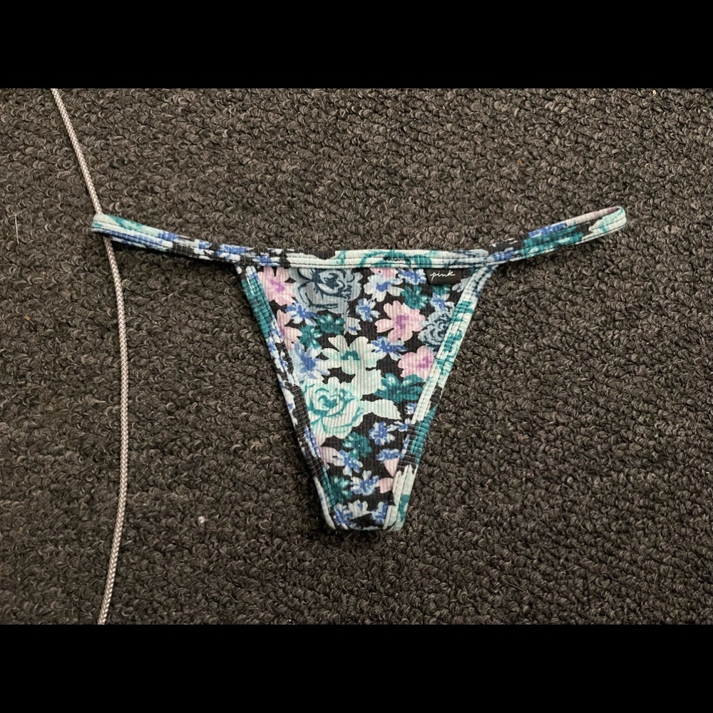 VS PINK Thong